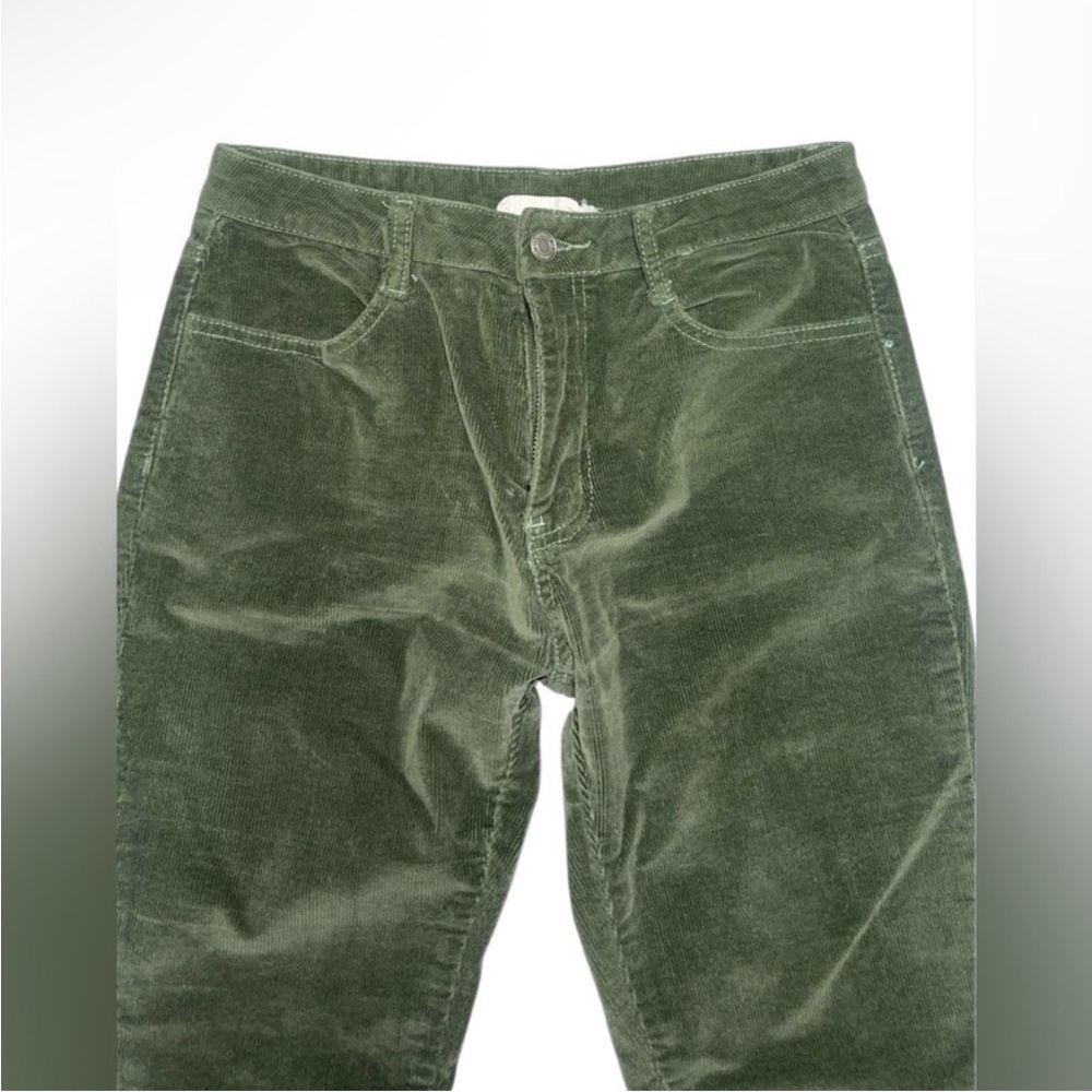 Saints & Hearts Mid-Rise Olive Green Corduroy Flared Jeans for Women
- SOLD - Picture 5 of 8